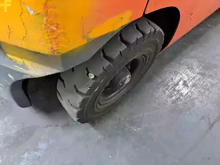 Empilhador a gás 2017  Toyota 02-8FGF15 (12)