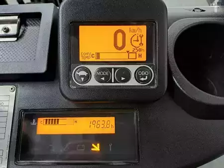 Empilhador a gás 2017  Toyota 02-8FGF15 (6)