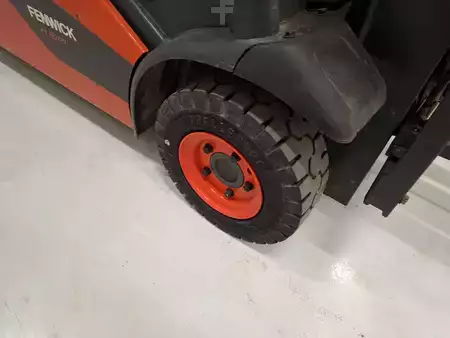 Chariots élévateurs GPL 2016  Linde H16T (14)