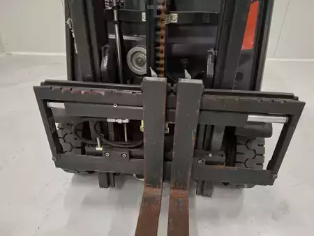 Chariots élévateurs GPL 2016  Linde H16T (7)
