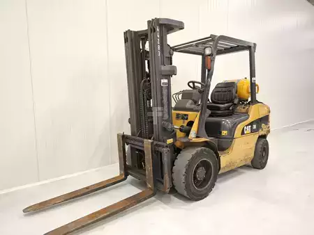 LPG heftrucks 2008  CAT Lift Trucks GP30NT (2)