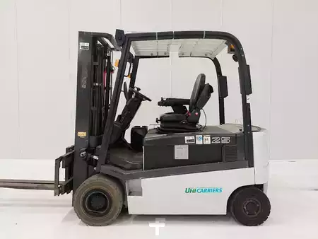 Electric - 4 wheels 2015  Unicarriers G1Q2L25Q (1)