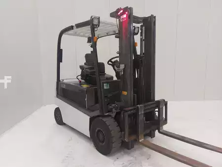 Elektryczne 4-kołowe 2015  Unicarriers G1Q2L25Q (1)