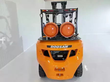 Carrelli elevatori GPL 2023  Doosan G45S-7 (6)