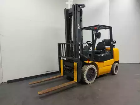 LPG Forklifts 2011  Heli CPQD35 (1)