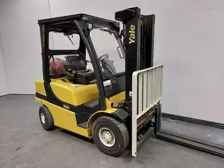 Wózki gazowe 2015  Yale GLP25VX (3)