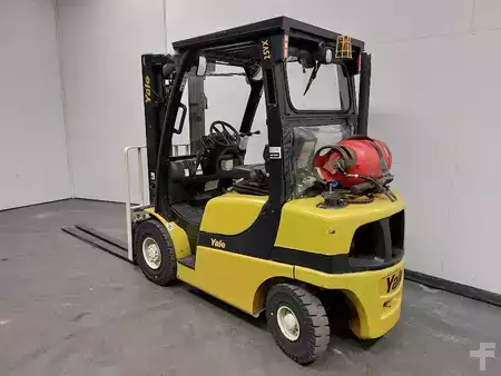 Wózki gazowe 2015  Yale GLP25VX (2)
