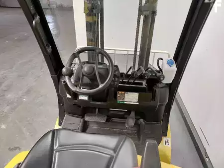 Wózki gazowe 2015  Yale GLP25VX (5)