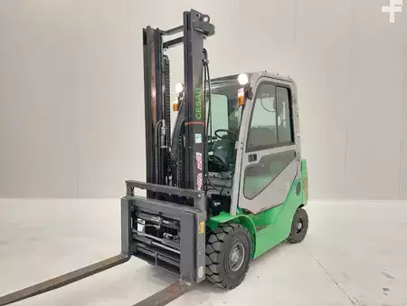 Chariots élévateurs GPL 2016  Cesab M318 (1)