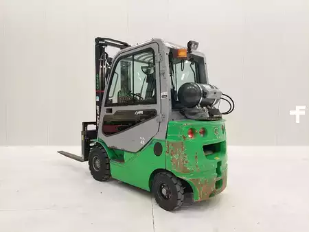 Chariots élévateurs GPL 2016  Cesab M318 (3)