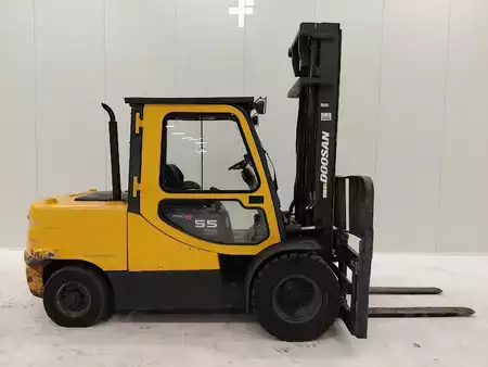 Carrelli elevatori diesel 2008  Doosan D55C-5 (3)