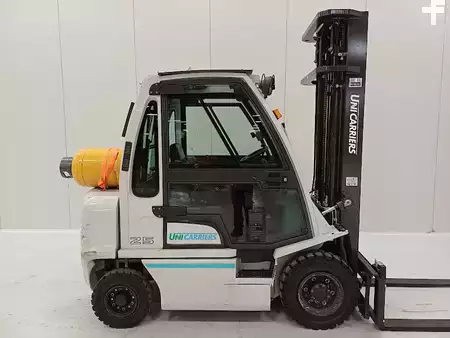 Empilhador a gás 2016  Unicarriers U1D2A25LQ (2)