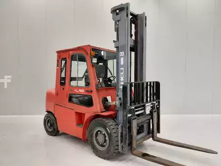 Carrelli elevatori diesel 2015  Heli CPCD40 (2)