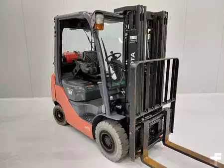 Wózki gazowe 2015  Toyota 02-8FGF18 (3)