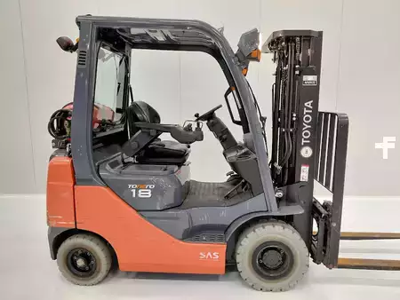 Wózki gazowe 2015  Toyota 02-8FGF18 (4)