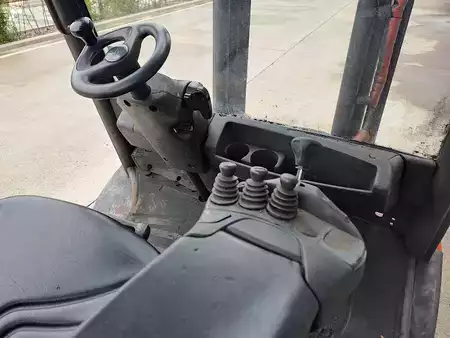 Dieselový VZV 2016  Linde H40D-02 (6)