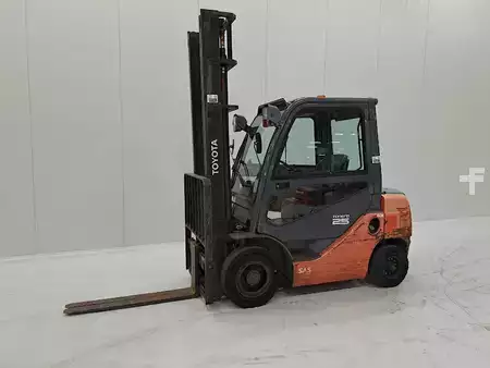 Chariots élévateurs diesel 2017  Toyota 02-8FDF25 (1)