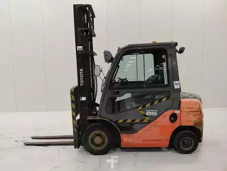 Chariots élévateurs diesel 2018  Toyota 02-8FDF25 (1)