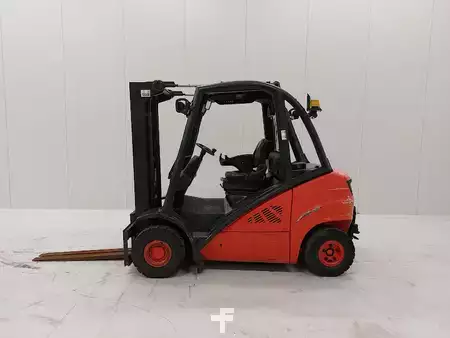 Dízel targoncák 2014  Linde H25D-02 (1)