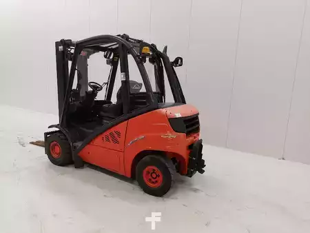 Dízel targoncák 2014  Linde H25D-02 (2)