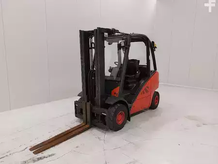 Dízel targoncák 2014  Linde H25D-02 (3)