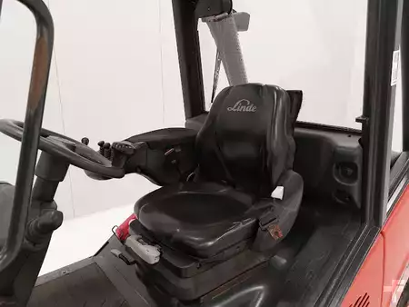 Dízel targoncák 2014  Linde H25D-02 (7)