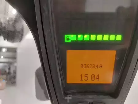 Dízel targoncák 2014  Linde H25D-02 (8)