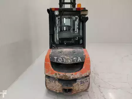 Carrelli elevatori diesel 2014  Toyota 02-8FDJF35 (5)