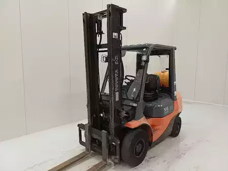 LPG Forklifts 2006  Toyota 42-7FGF25 (2)