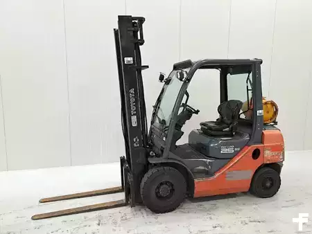 Treibgasstapler 2010  Toyota 02-8FGF25 (2)