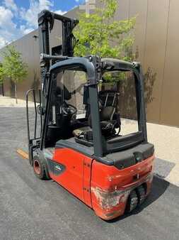 Carrelli elettrici 3 ruote  Linde E18L-02 (4)