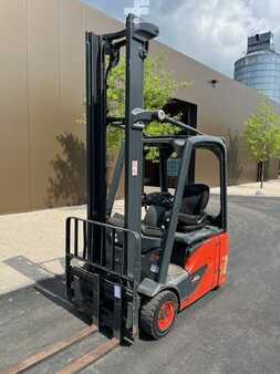 Eléctrica de 3 ruedas 2019  Linde E16C-02 (1)
