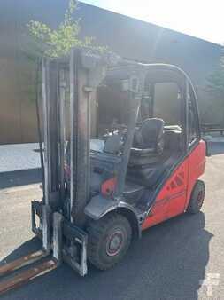 LPG heftrucks  Linde H25T-02 (2)