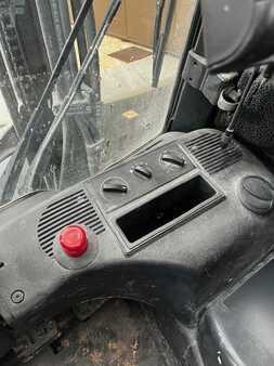 Elektryczne 4-kołowe 2019  Linde E16P-02 (7)