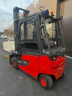 Elektryczne 4-kołowe 2021  Linde E25HL-01/600 (2)