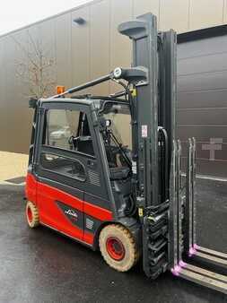 Chariots électriques à 4 roues 2019  Linde E30L-01 (4)