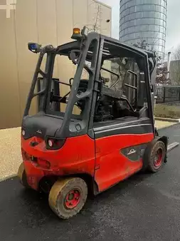 Eléctrica de 4 ruedas  Linde E50HL-01 (2)