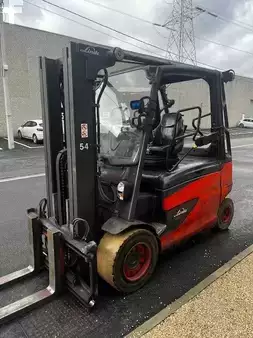 Eléctrica de 4 ruedas  Linde E50HL-01 (4)