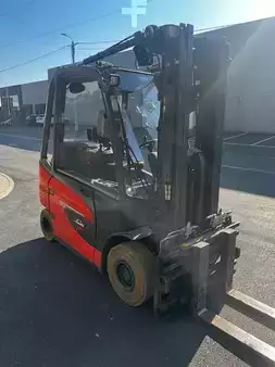 Eléctrica de 4 ruedas  Linde E25-01 (2)