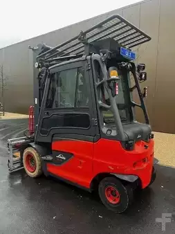 Elektryczne 4-kołowe 2018  Linde E45H-01/600 (1)