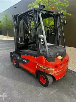 Eléctrica de 4 ruedas 2019  Linde E30-01 (1)