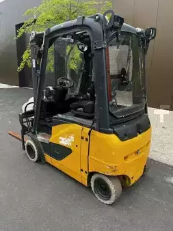 Carrelli elettrici 4 ruote 2019  Linde E20PH-02 (3)