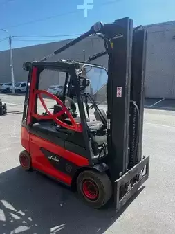 4-wiel elektrische heftrucks 2016  Linde E25-01 (1)