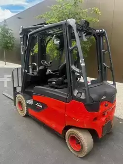 Eléctrica de 4 ruedas 2021  Linde E25L-01 (1)