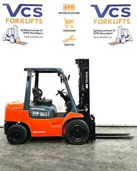 Diesel Forklifts 2006  Toyota 62-FDF30 (2)