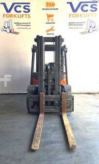 Chariots élévateurs GPL 2013  Linde H40T-02 (3)
