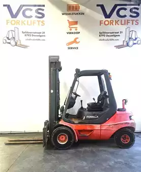 Chariots élévateurs diesel 2002  Linde H30D (1)