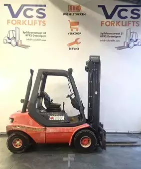 Chariots élévateurs diesel 2002  Linde H30D (2)