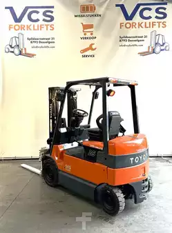 Elektro čtyřkolový VZV 2007  Toyota 7FBMF25 (2)