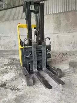Carretilla retráctil 2021  Hyster R2.5 (2)